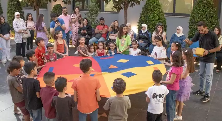 مركز دمر الطبي يشارك موظفيه فرحة العودة إلى المدارس